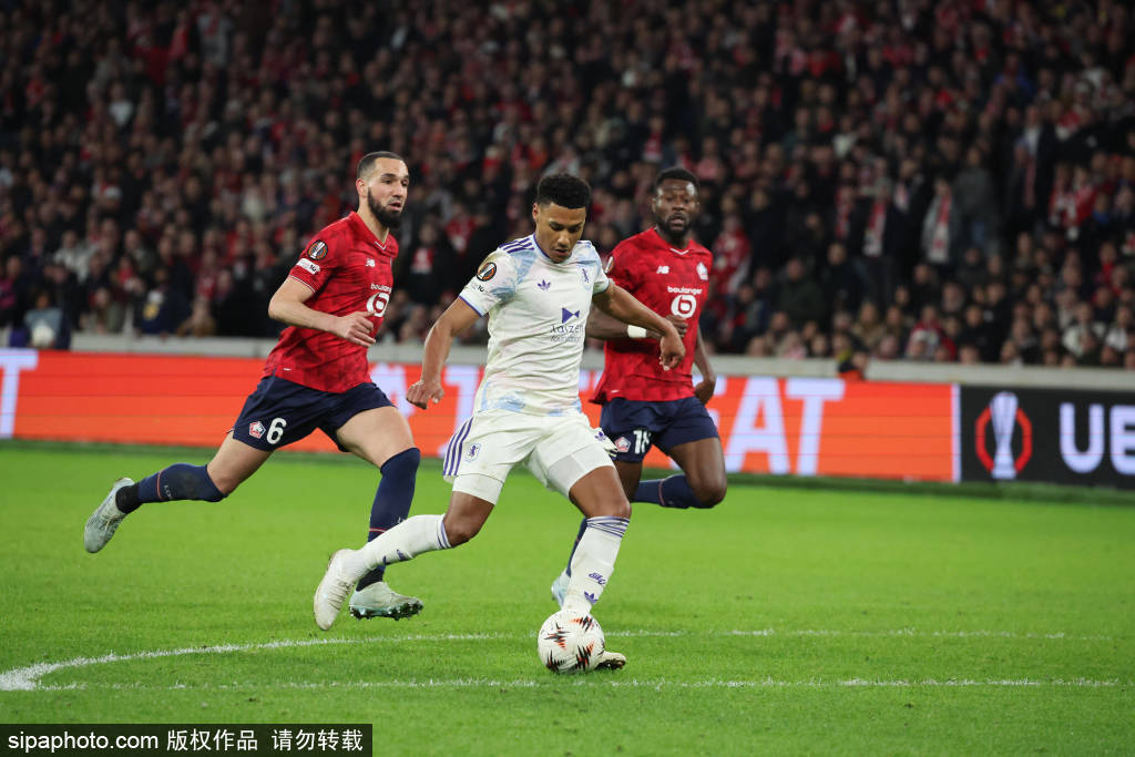 内维尔警告:维拉面临欧冠资格危机,埃梅里能否逆转颓势?